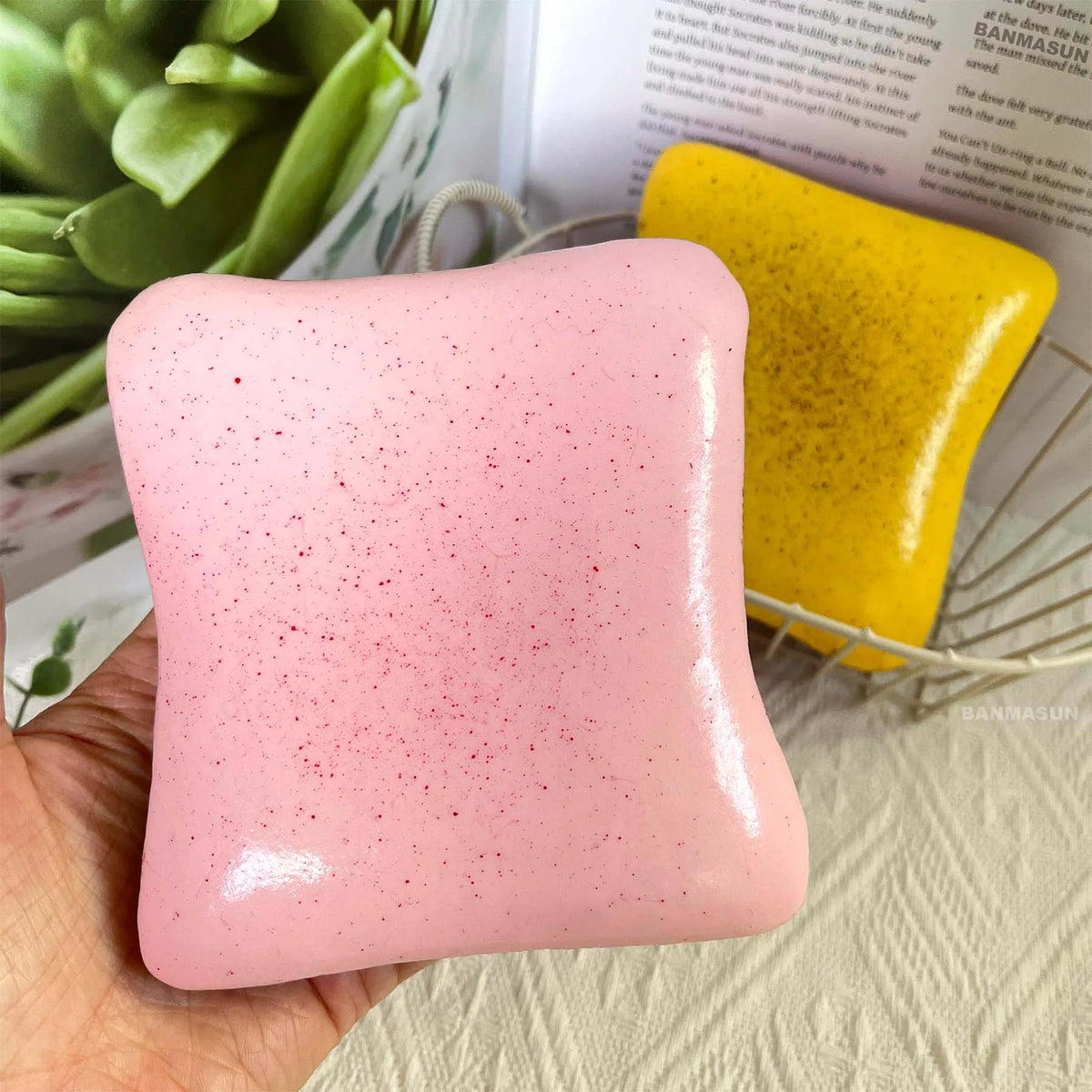 1 Piece of Bread-Shaped Buttery Squishy Toy, Slow Rebound Sensory Stimulation Squeeze Toy, Anxiety-Relieving Stress Ball, Small and Cute Pocket-Sized Stress-Relief Toy, Party Favors, Easter Egg Fillers, Christmas Stocking Stu