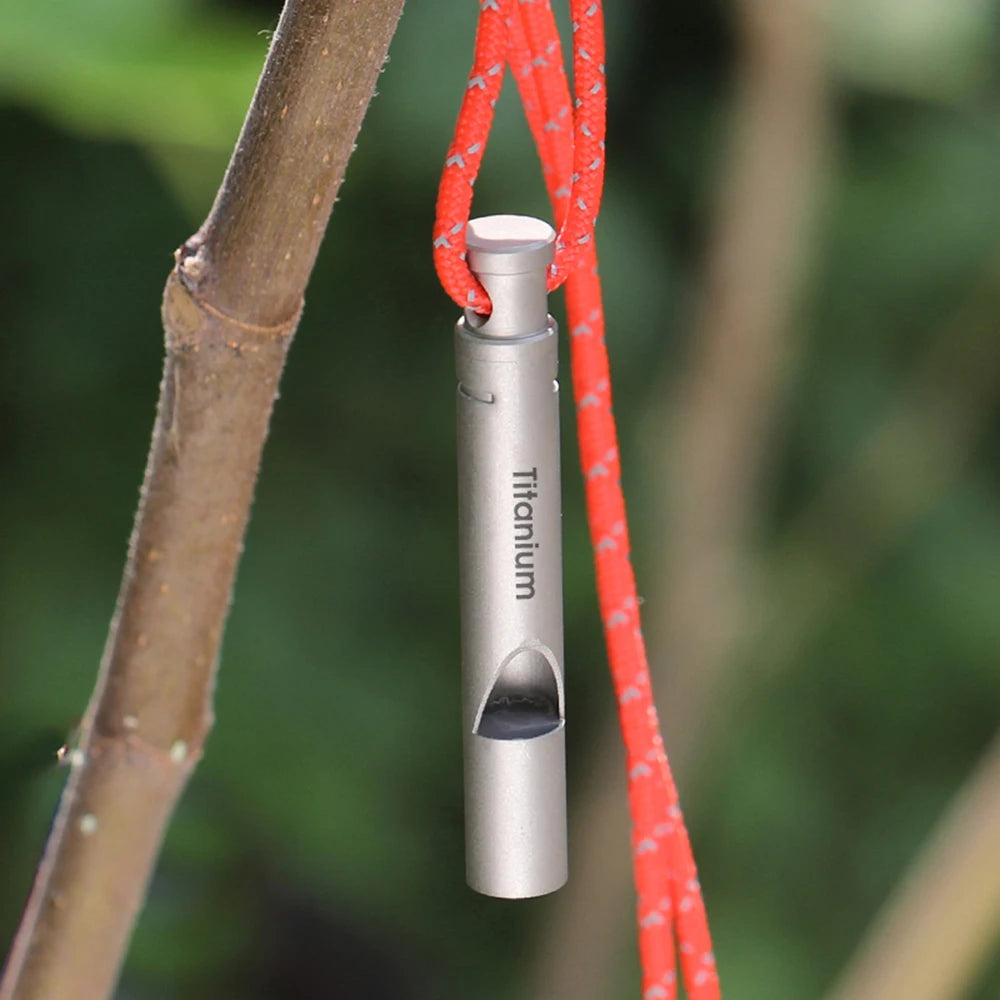 Camping Emergency Titanium Whistle Loud Portable Keychain Necklace Whistle EDC Keyring Outdoor Emergency Survival Tool Hiking